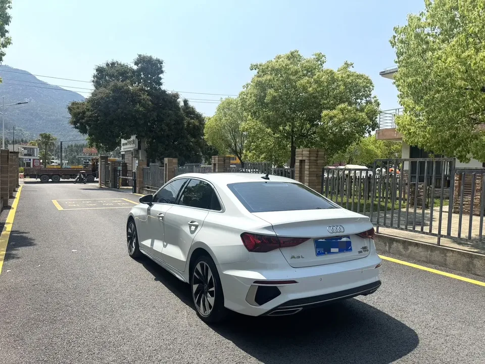 Audi A3 A3 2023 facelift A3L Limousine 35 TFSI stylish and sporty 2024 — thumbnail 2