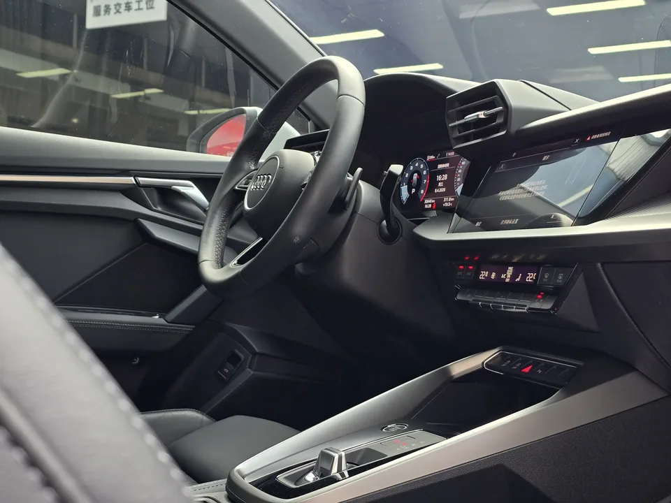 Audi A3 Sportback 35 TFSI Fashionable and Elegant 2023 — миниатюра 4