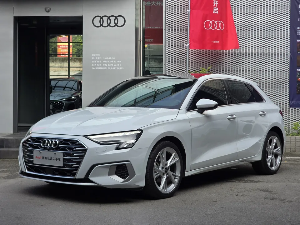 Audi A3 Sportback 35 TFSI Fashionable and Elegant 2023 — фото 1, купить с доставкой в Москву