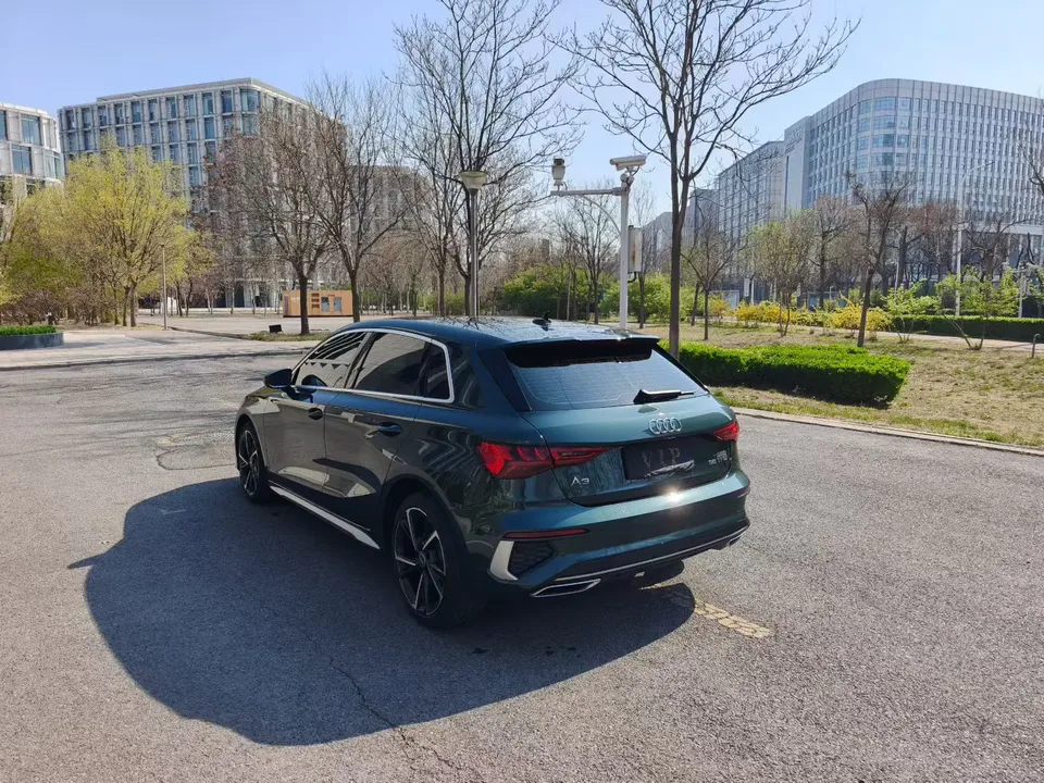 Audi A3 facelift Sportback 35 TFSI stylish and sporty 2024 — миниатюра 4
