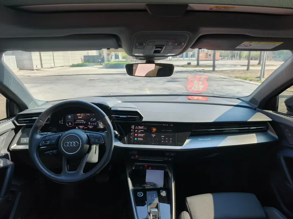 Audi A3 facelift Sportback 35 TFSI stylish and sporty 2024 — миниатюра 5