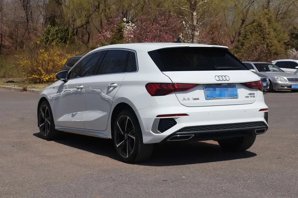 Audi A3 facelift Sportback 35 TFSI stylish and sporty 2023 — миниатюра 2