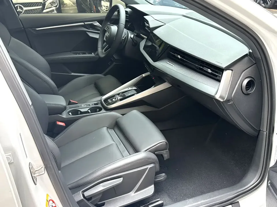 Audi A3 Sportback 35 TFSI stylish and sporty 2022 — миниатюра 2