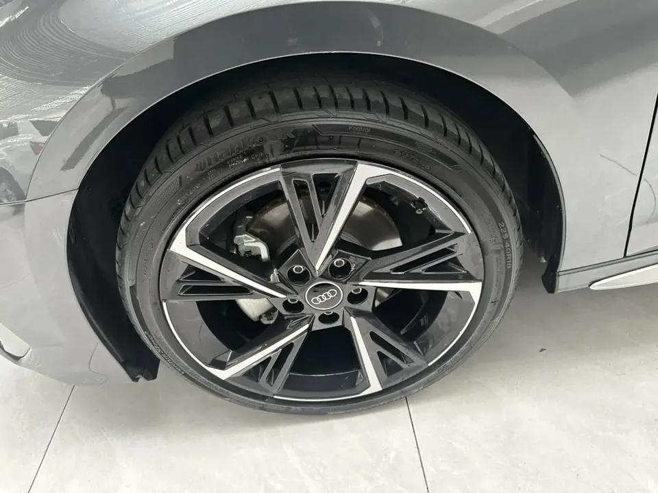 Audi A3 Audi A3 2024 Sportback 35 TFSI stylish and sporty 2024 — миниатюра 3