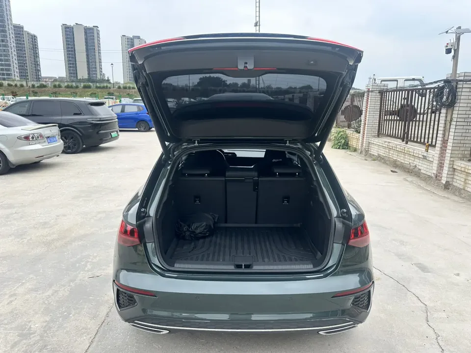 Audi A3 facelift Sportback 35 TFSI stylish and sporty 2023 — миниатюра 5