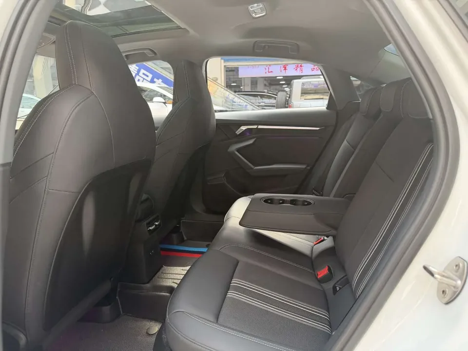 Audi A3 Audi A3 2023 A3L Limousine 35 TFSI facelift: stylish and sporty 2023 — миниатюра 5