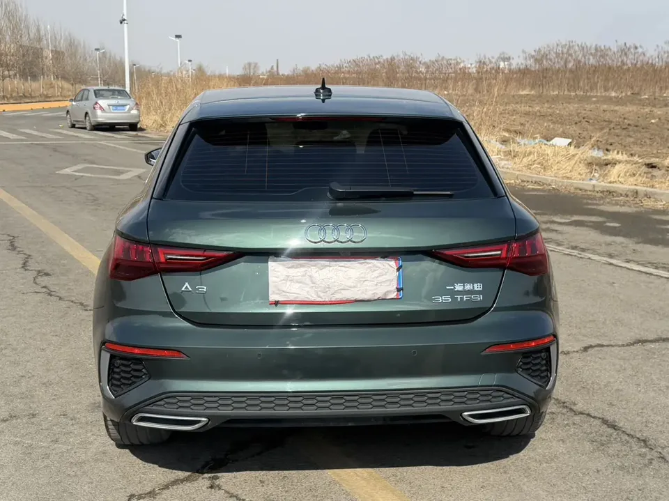 Audi A3 Sportback 35 TFSI stylish and sporty 2022 — миниатюра 2