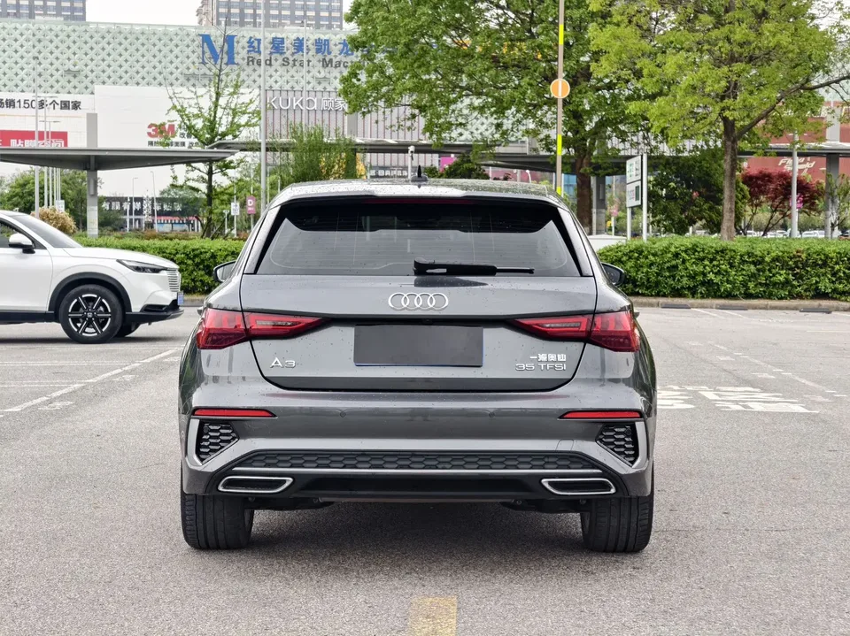Audi A3 facelift Sportback 35 TFSI stylish and sporty 2023 — миниатюра 2