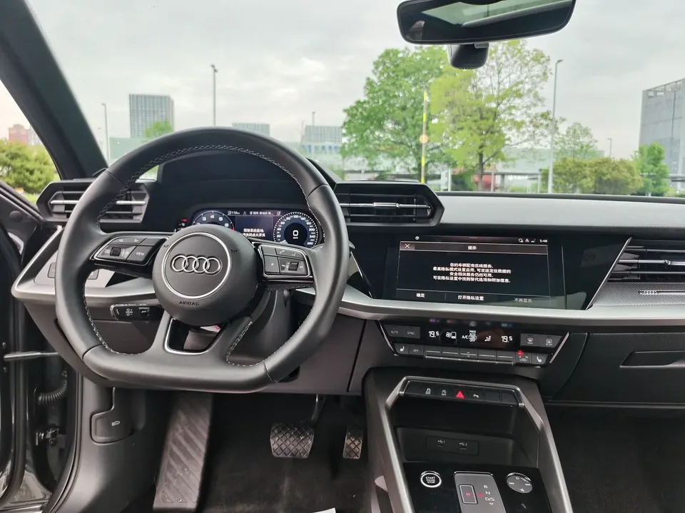 Audi A3 facelift Sportback 35 TFSI stylish and sporty 2023 — миниатюра 5