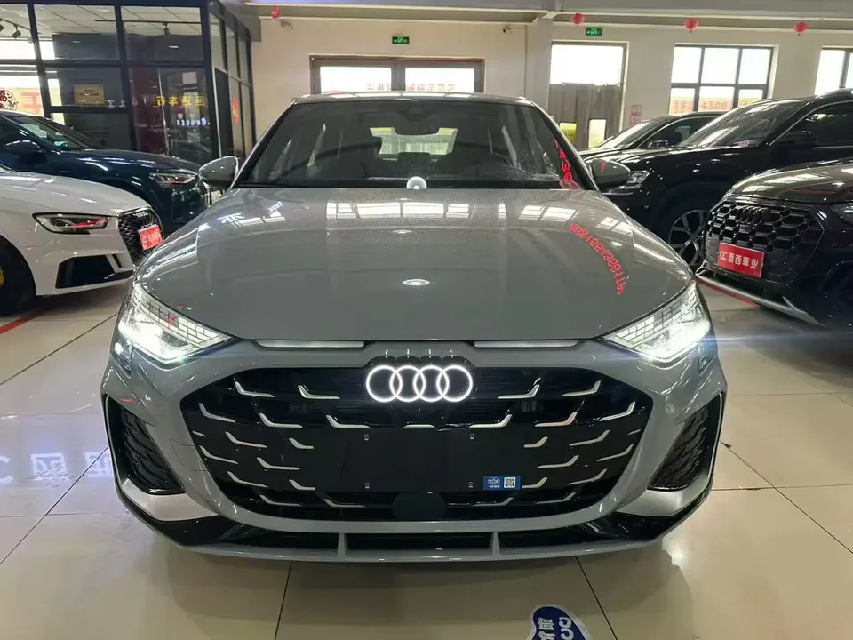 Audi A3 Audi A3 2025 A3L Limousine 35 TFSI Flying Spur Premium Edition 2024 — миниатюра 2
