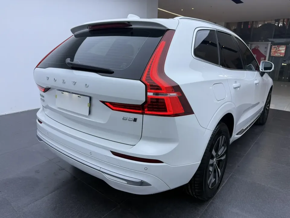 Volvo XC60 Volvo XC60 2022 B5 4WD Zhiyi Deluxe Edition 2022 — миниатюра 2