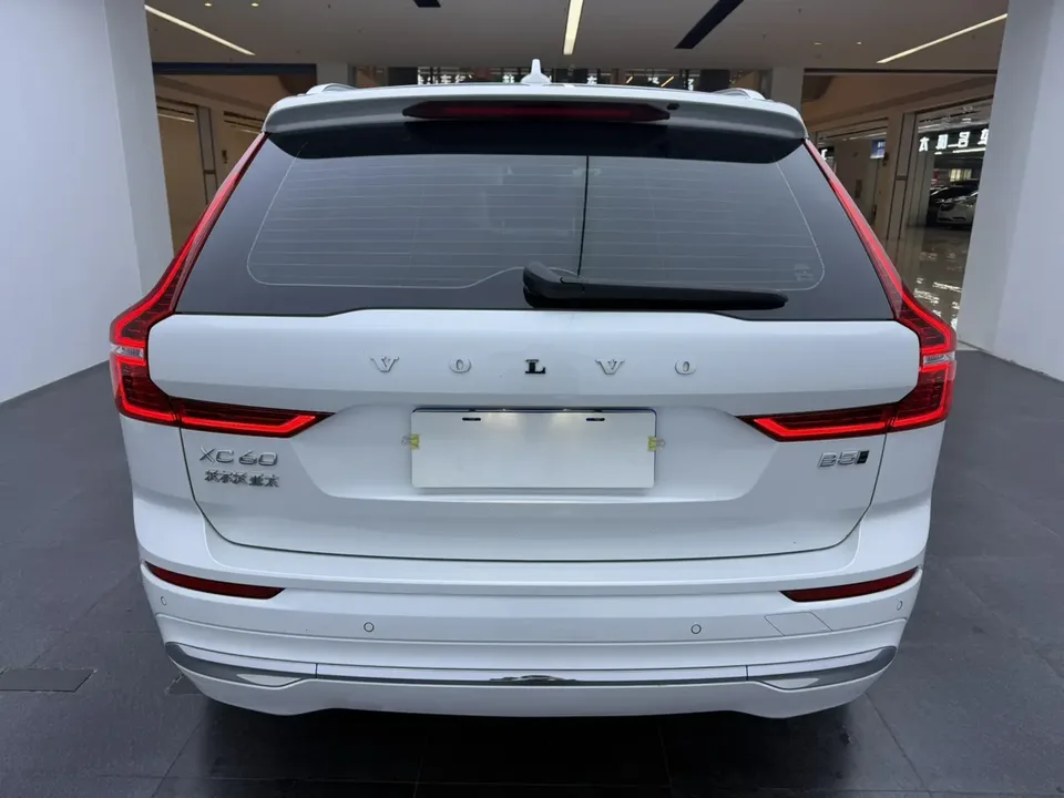 Volvo XC60 Volvo XC60 2022 B5 4WD Zhiyi Deluxe Edition 2022 — миниатюра 4