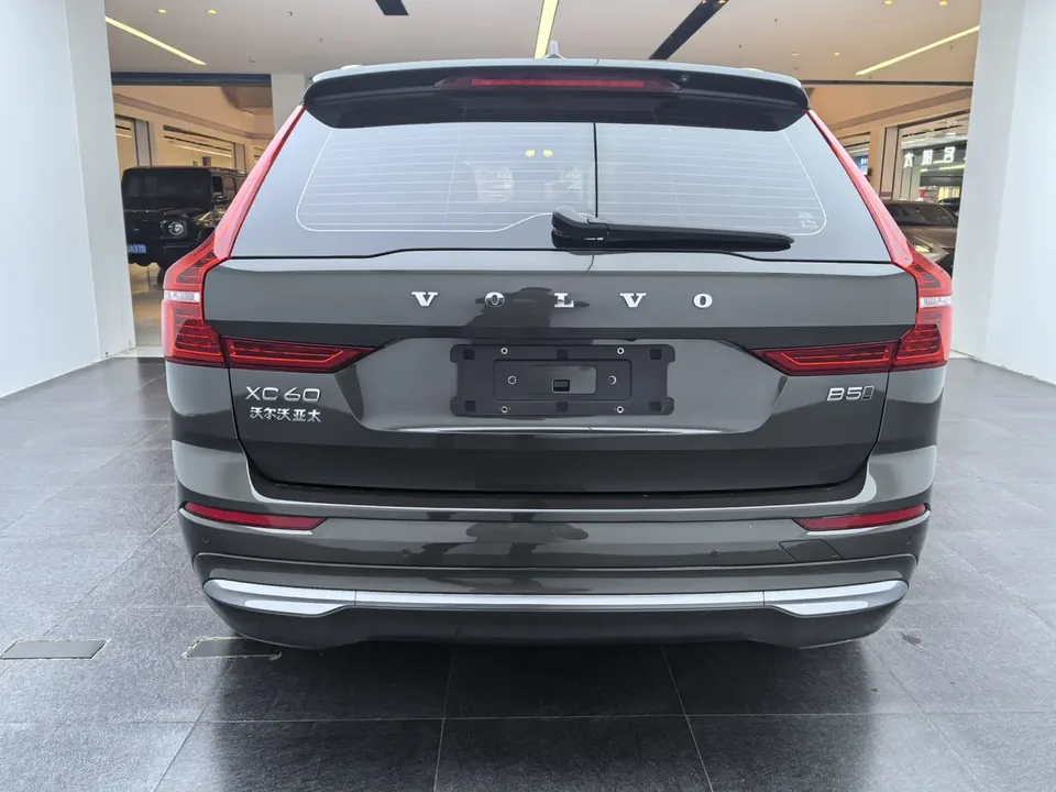 Volvo XC60 Volvo XC60 2022 B5 4WD Zhiyuan Deluxe Edition 2022 — миниатюра 5