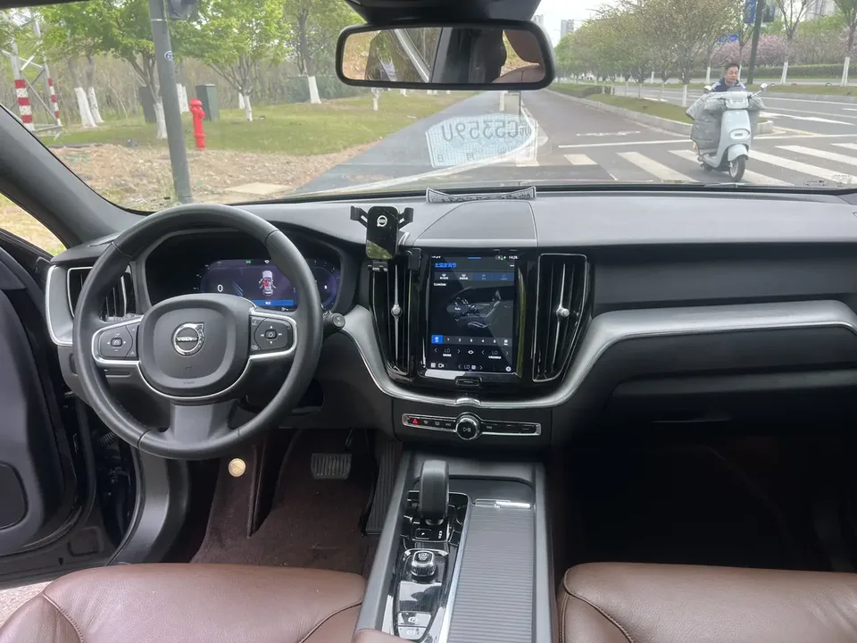 Volvo XC60 Volvo XC60 2023 B5 4WD Zhiyi Deluxe Edition 2022 — thumbnail 5