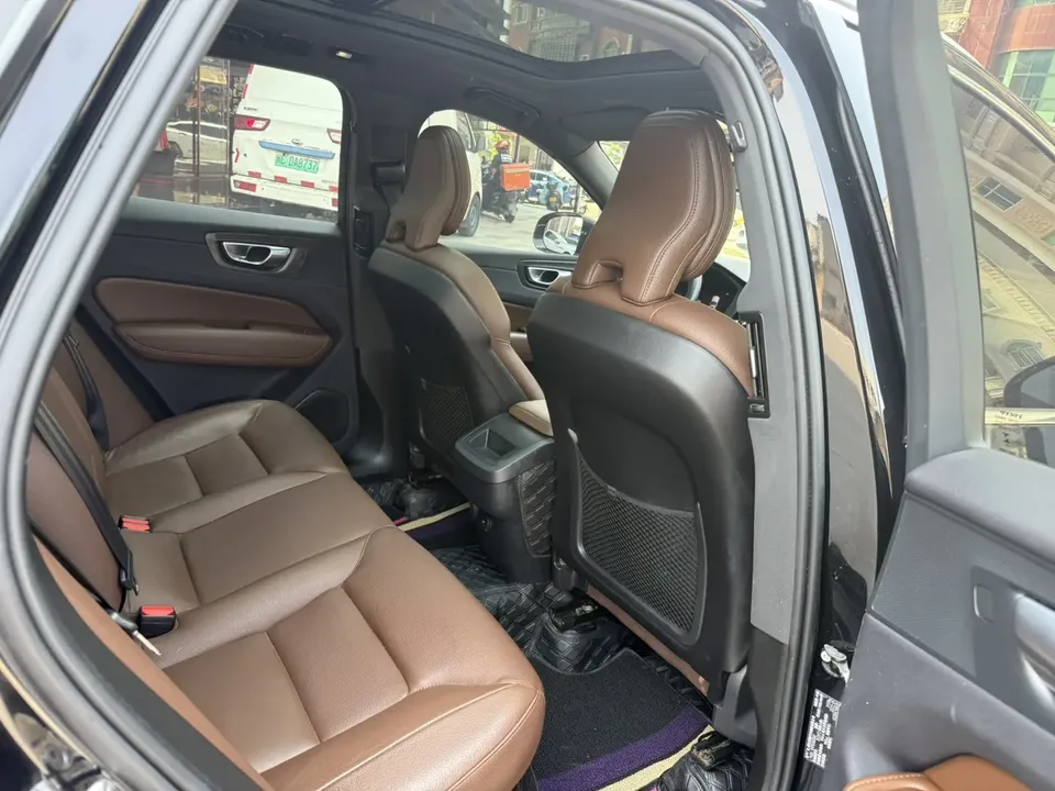 Volvo XC60 Volvo XC60 2023 B5 4WD Zhiyi Deluxe Edition 2023 — thumbnail 3