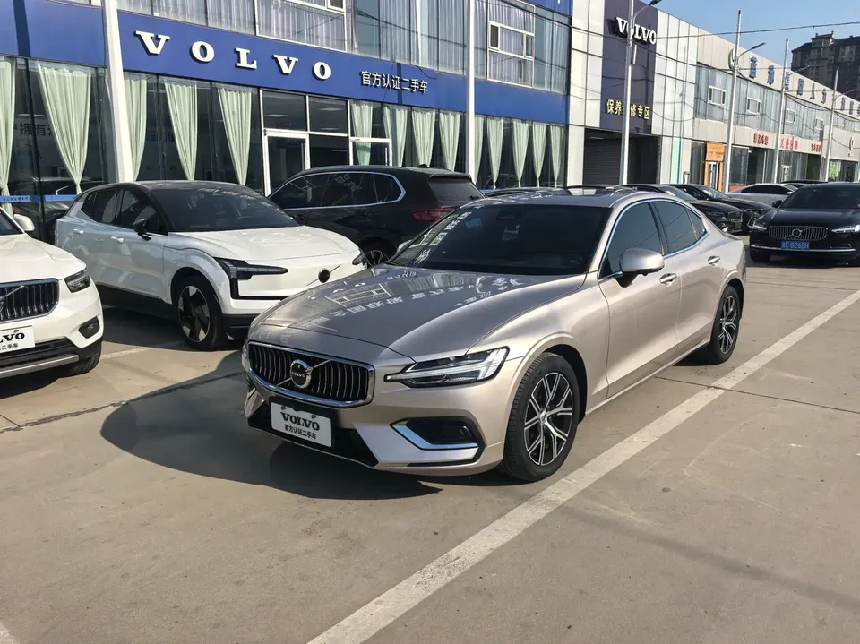 Volvo S60 2023