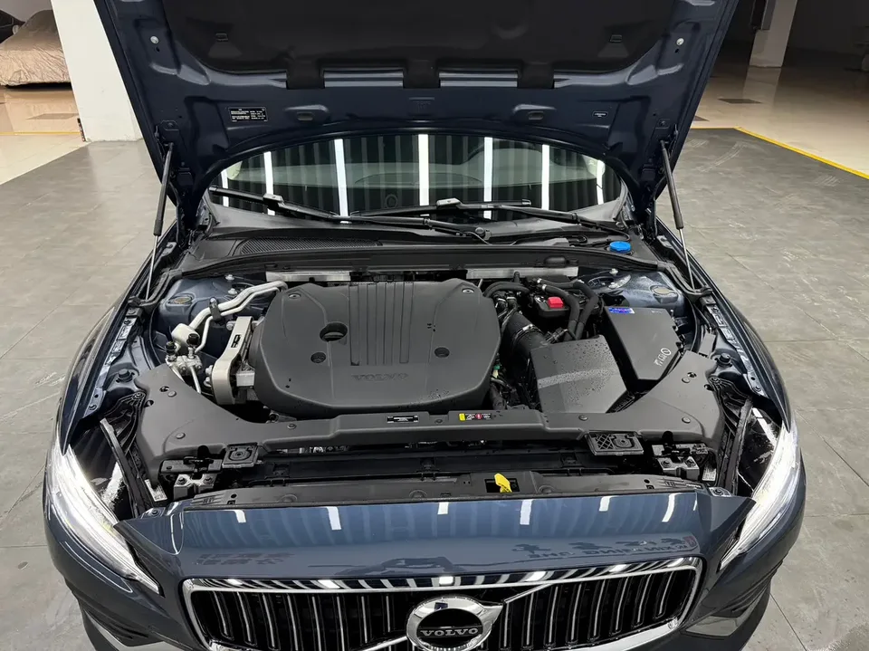 Volvo S60 S60 2022 Volvo S60 2022 B4 Zhiyi Luxury Edition 2022 — миниатюра 2
