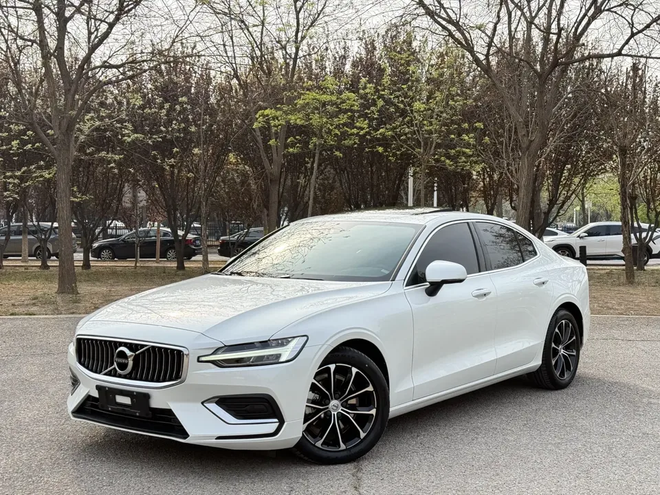 Volvo S60 2022