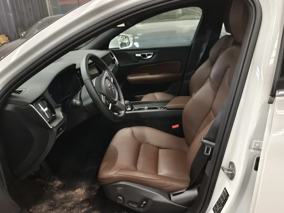 Volvo S60 Volvo S60 2025 B4 Zhiyi Luxury Edition 2025 — миниатюра 3