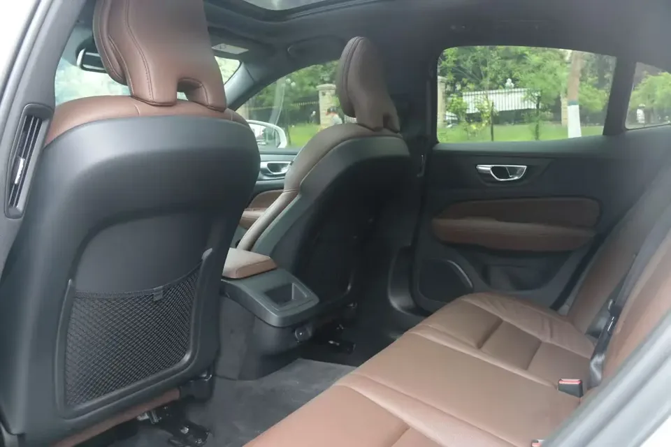Volvo S60 Volvo S60 2022 B4 Zhiyi Luxury Edition 2022 — миниатюра 3