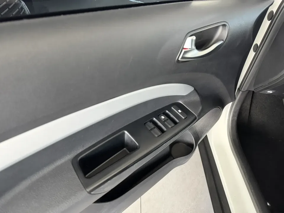 Kia KX1 Yipao 2021 1.4L automatic fun version 2023 — миниатюра 5