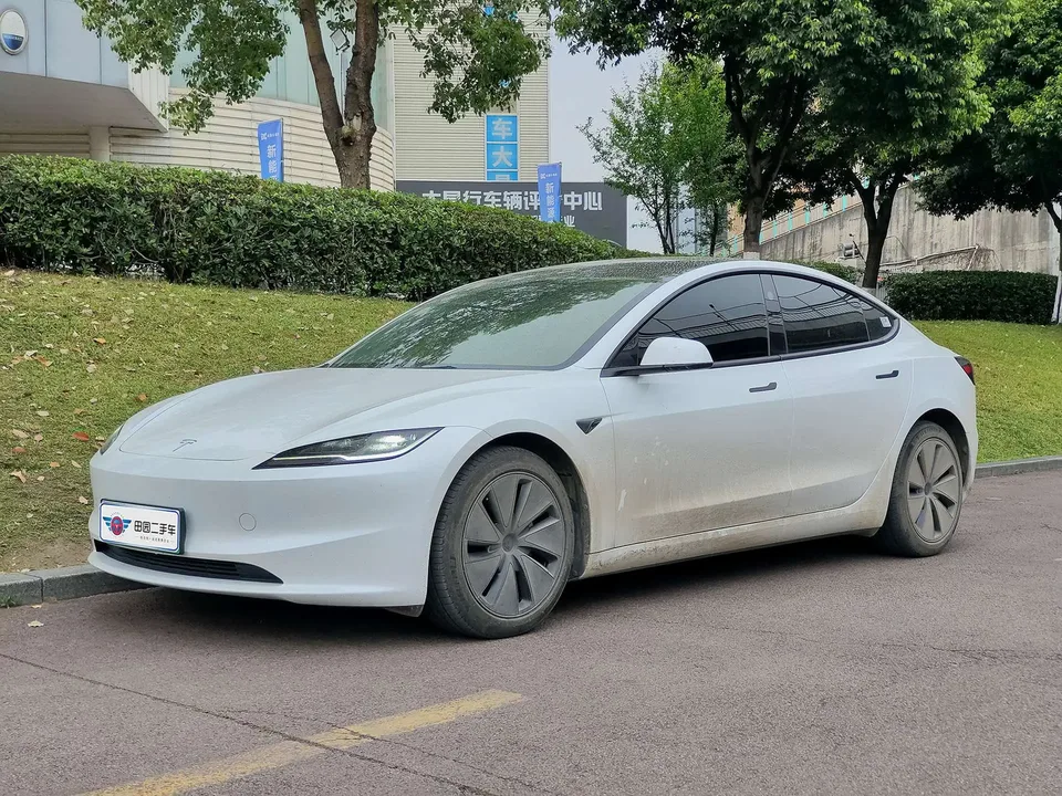 Tesla Model 3 Model 3 2023 Long-range all-wheel drive 2024 — photo 1, buy with delivery to Moscow