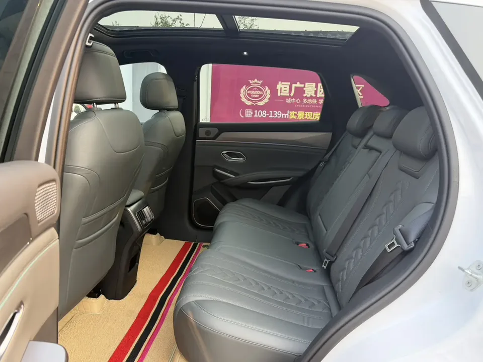 BYD Song L DM Intelligent Driving Edition DM-i 112KM Beyond Edition 2025 — миниатюра 3