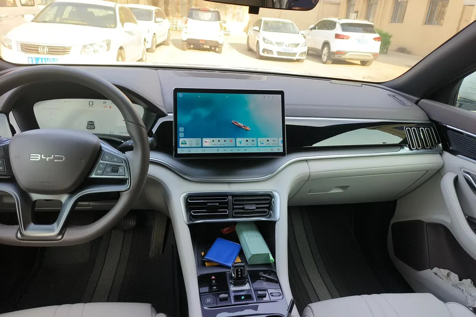 BYD Song PLUS EV Honor Edition 520KM Luxury Model 2024 — миниатюра 3