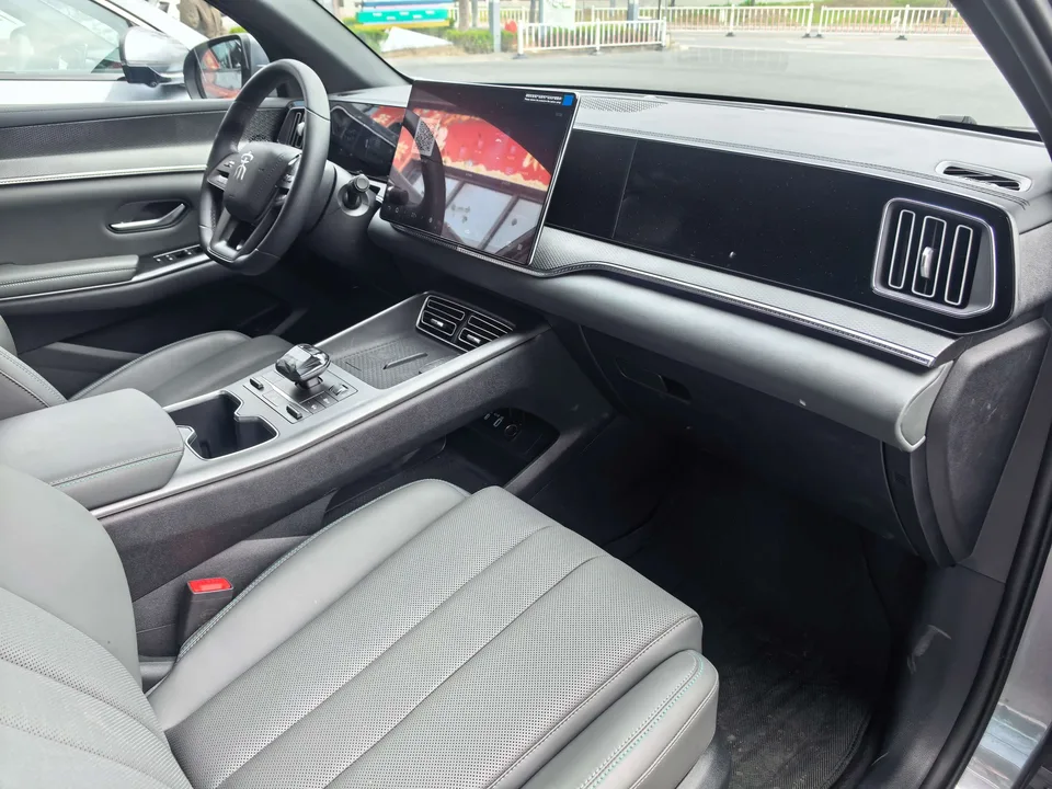 BYD Song Pro DM Second Generation Intelligent Driving Edition DM-i 115KM Beyond Edition 2025 — миниатюра 5