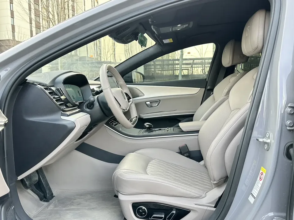 BYD Han DM Han DM 2025 DM-i 125KM Premium Edition 2025 — миниатюра 5