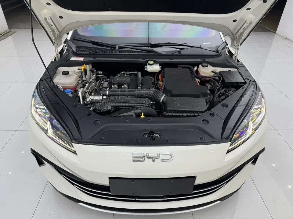 BYD Seal 06DM DM-i 80KM Luxury 2025 — фото 1, купить с доставкой в Москву