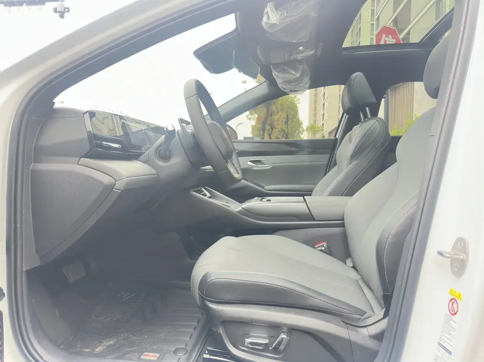 BYD Qin L EV 470km Leading Model 2026 — миниатюра 5