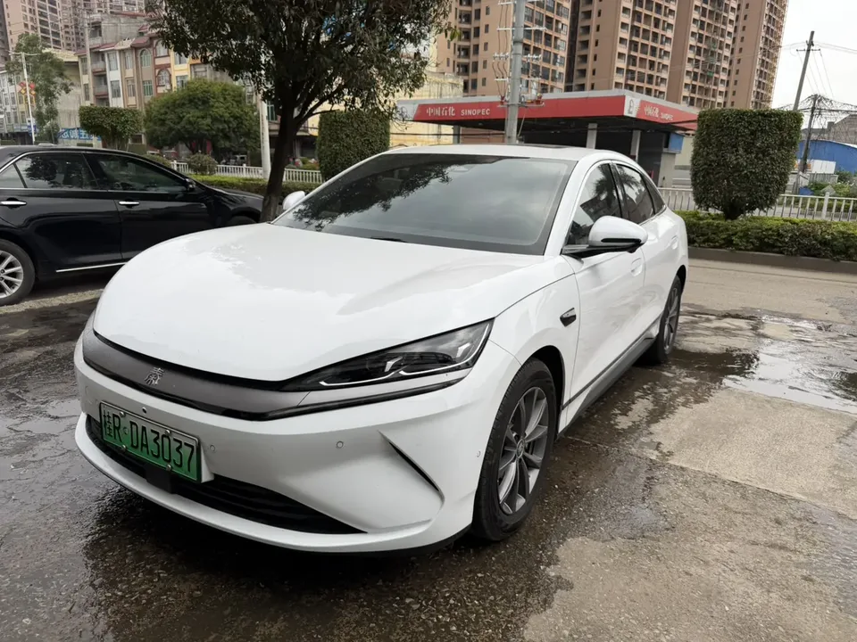 BYD Qin L EV 2025
