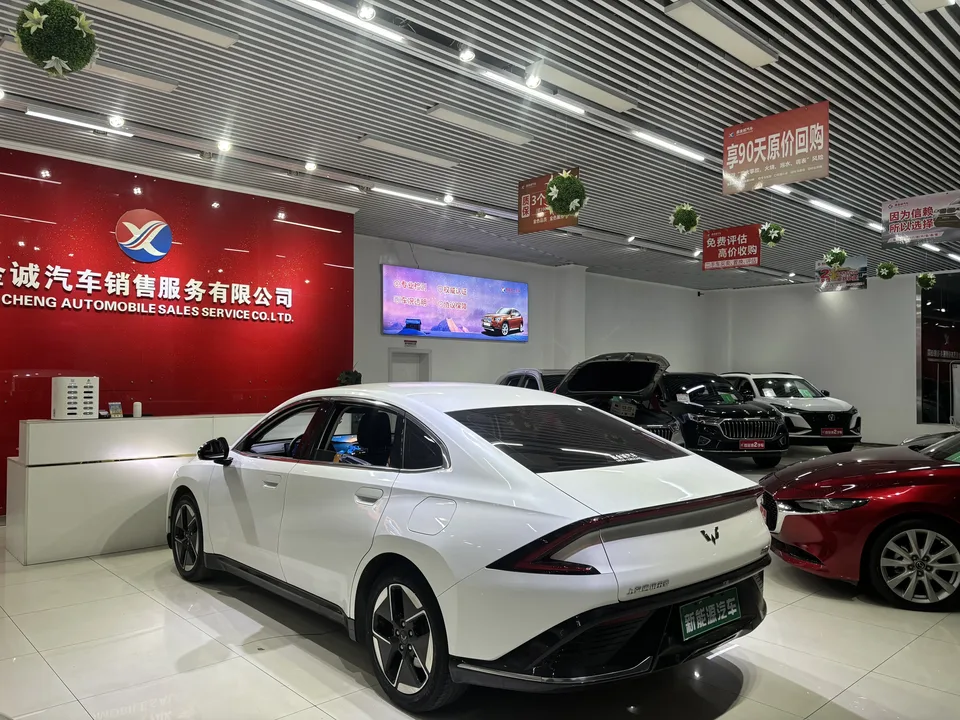 Wuling Starlight PHEV 150 Advanced Edition 2024 — миниатюра 2