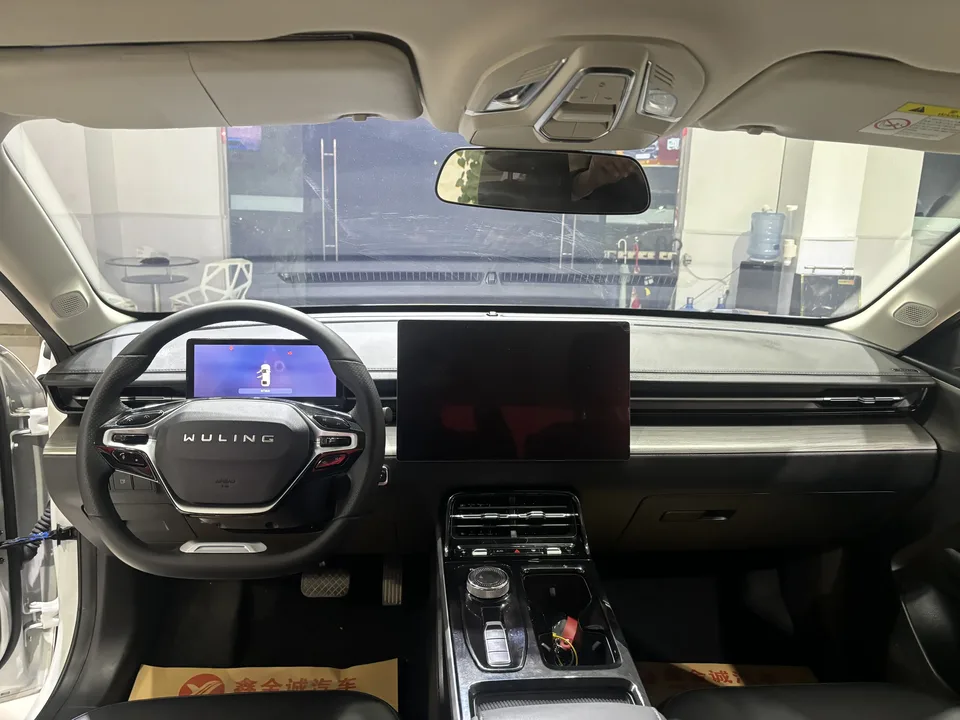 Wuling Starlight PHEV 150 Advanced Edition 2024 — миниатюра 3