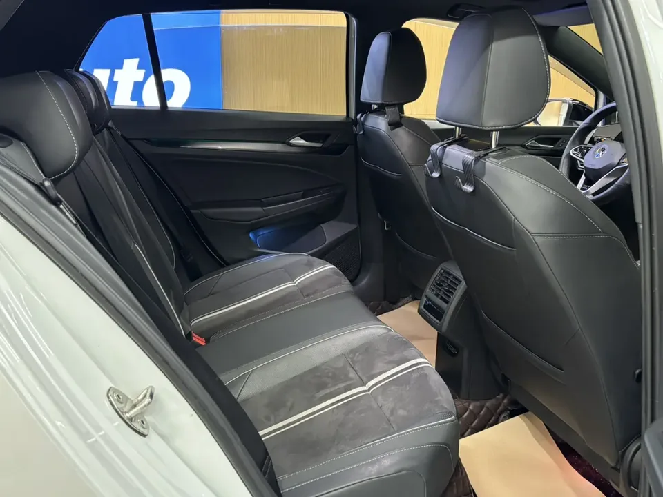 Volkswagen Golf Golf 2023 280TSI DSG R-Line Lite 2023 — миниатюра 4