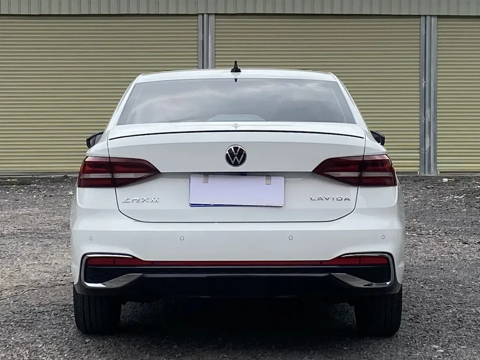 Volkswagen Lavida Lavida 2024 300TSI DSG Starry Sky Leading Edition 2025 — миниатюра 2