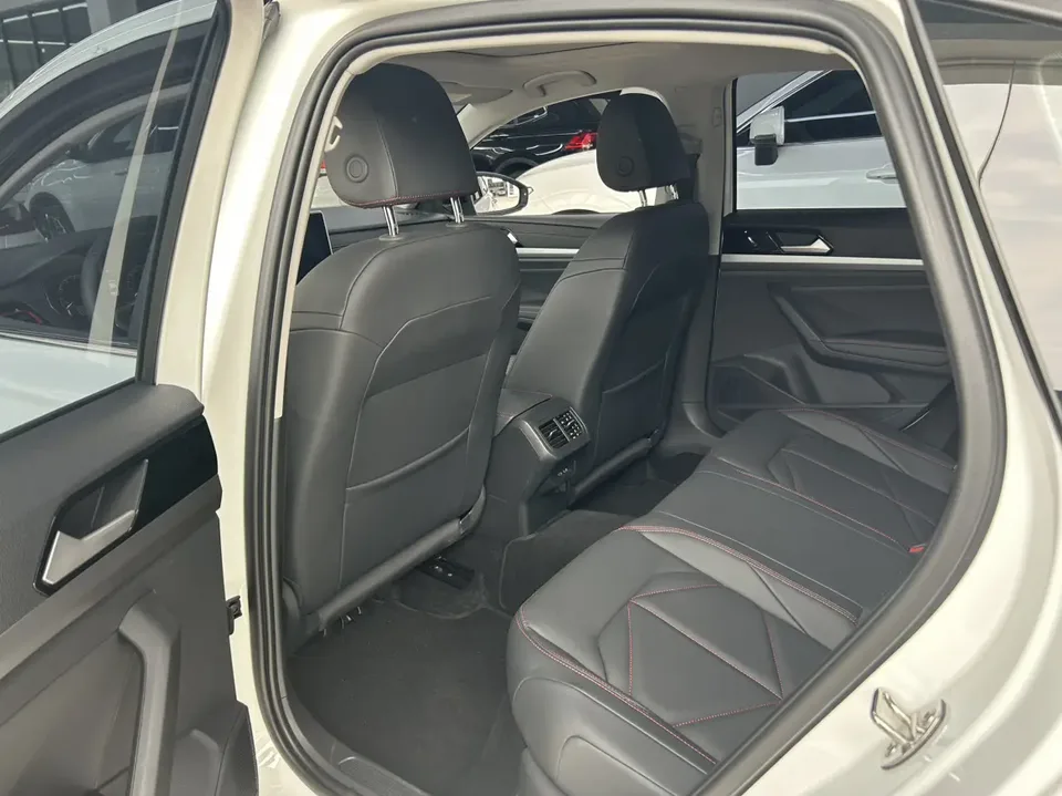 Volkswagen Lavida Lavida 2024 300TSI DSG Starry Sky Leading Edition 2024 — миниатюра 3