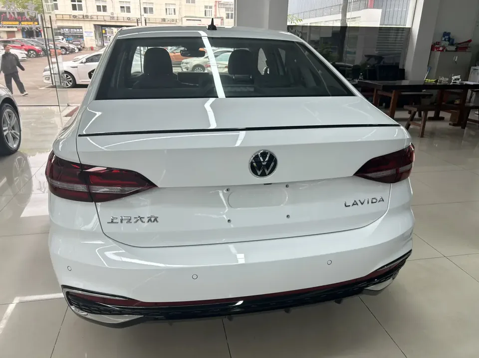 Volkswagen Lavida Lavida 2024 300TSI DSG Starry Sky Leading Edition 2024 — миниатюра 2
