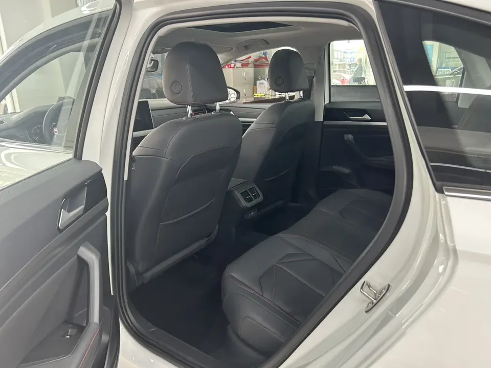 Volkswagen Lavida Lavida 2024 300TSI DSG Starry Sky Leading Edition 2024 — миниатюра 3