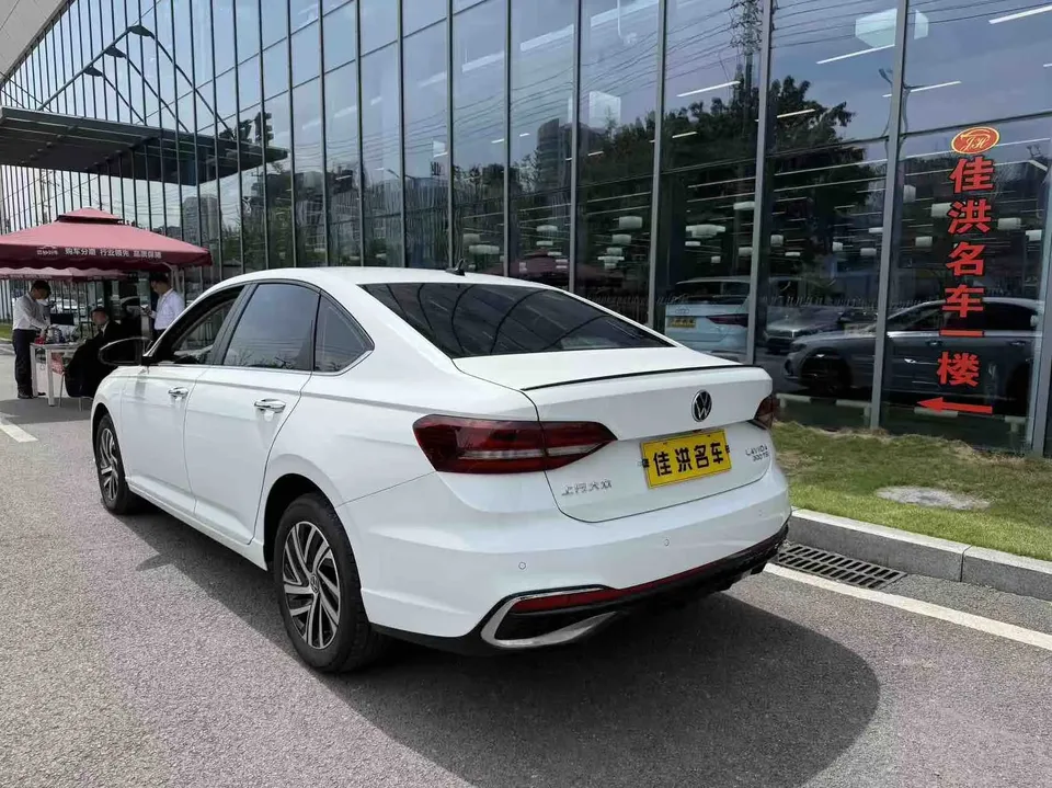 Volkswagen Lavida Lavida 2023 300TSI DSG Starry Sky Edition 2024 — thumbnail 4