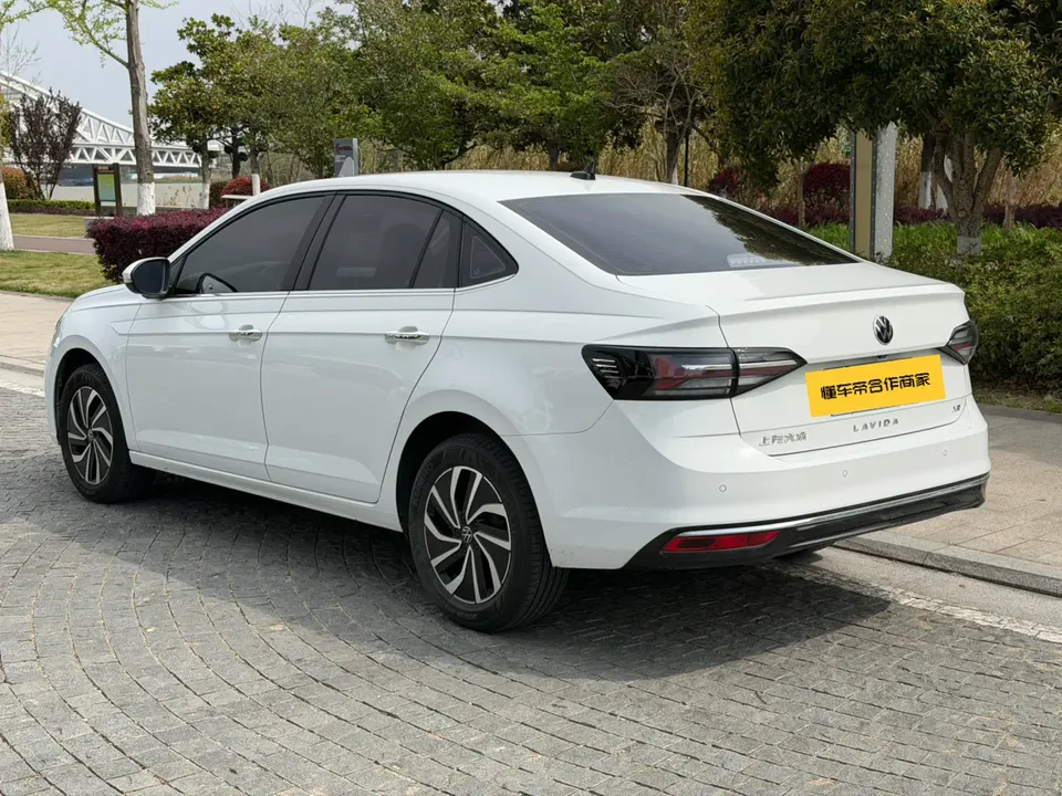 Volkswagen Lavida New 1.5L Automatic New Edition 2024 — миниатюра 5