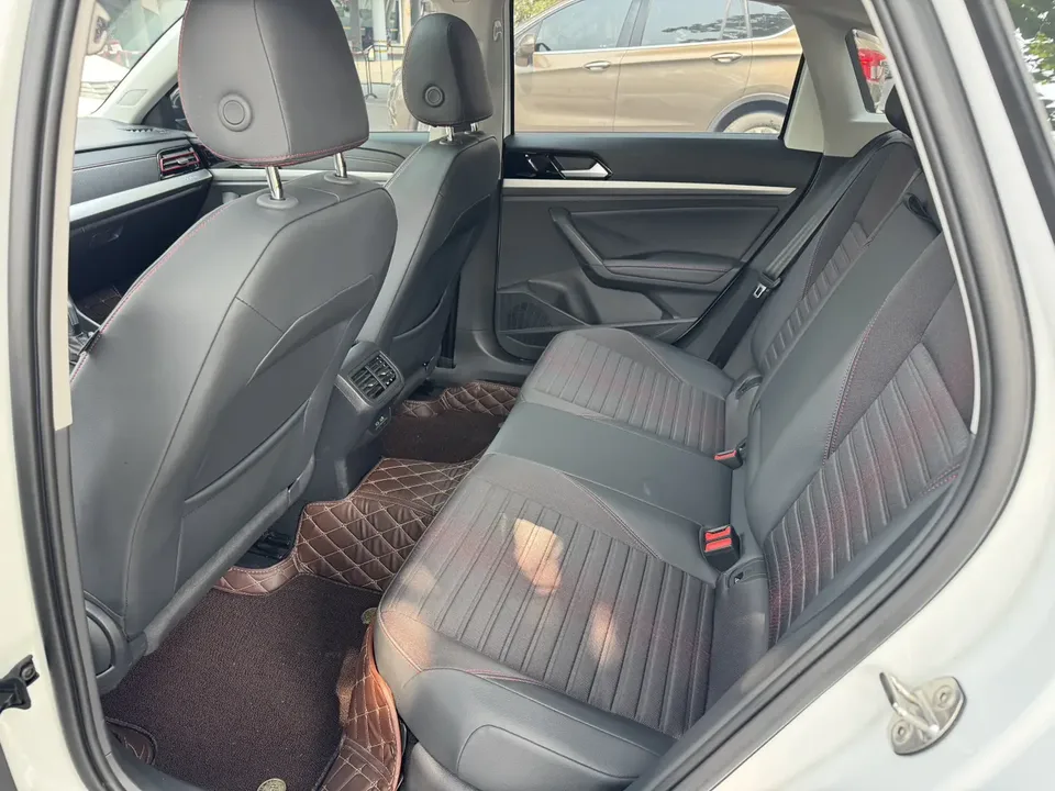 Volkswagen Lavida 300TSI DSG Starry Sky Edition 2025 — миниатюра 3
