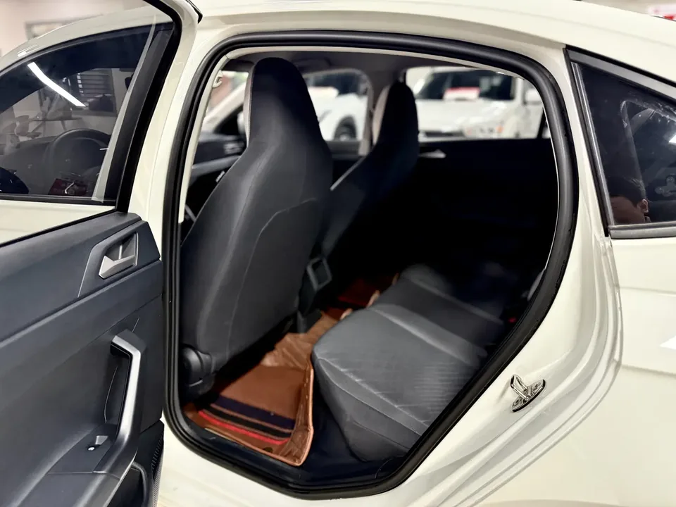 Volkswagen Lavida Lavida 2023 New 1.5L Automatic New Edition 2024 — миниатюра 3