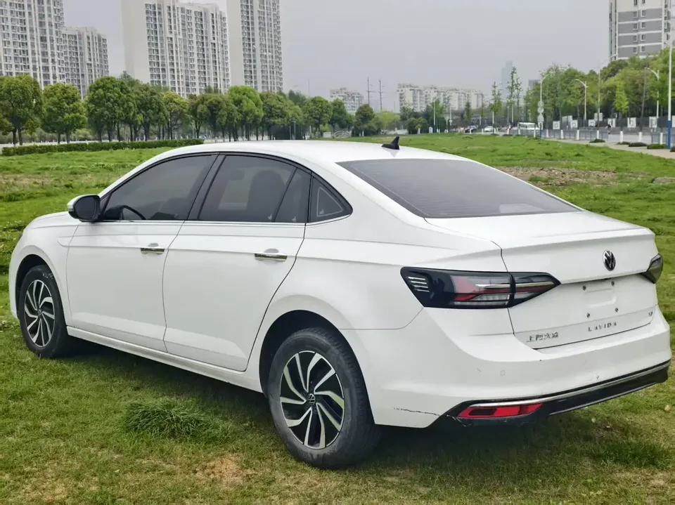 Volkswagen Lavida Lavida 2023 New 1.5L Automatic New Edition 2023 — thumbnail 2