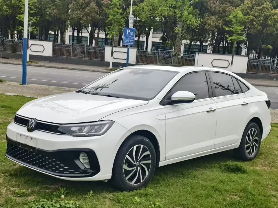 Volkswagen Lavida Lavida 2023 New 1.5L Automatic New Edition 2023 — photo 1, buy with delivery to Moscow