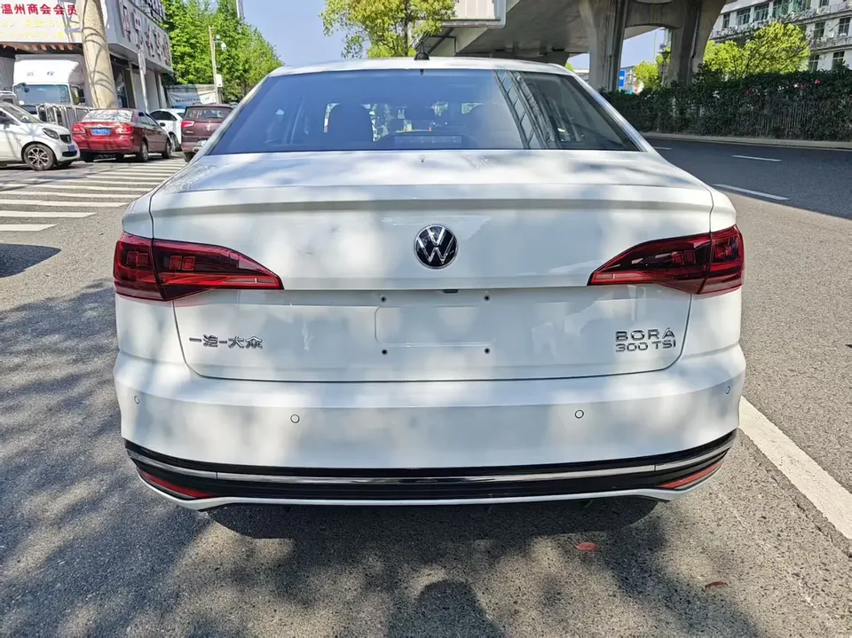 Volkswagen Bora 300TSI DSG Premium Edition 2024 — миниатюра 2