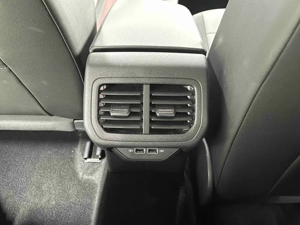 Volkswagen Bora Bora 2021 1.5L automatic fashion smart connected version 2022 — миниатюра 3
