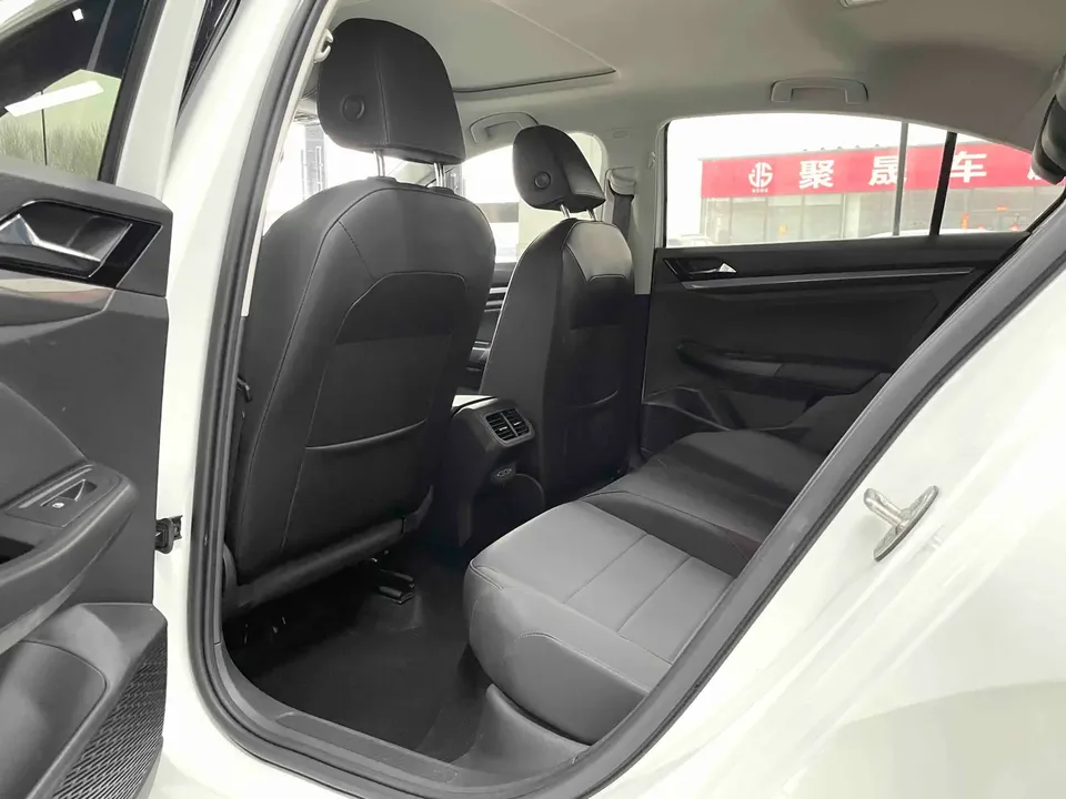 Volkswagen Bora Bora 2021 1.5L automatic fashion smart connected version 2022 — миниатюра 4
