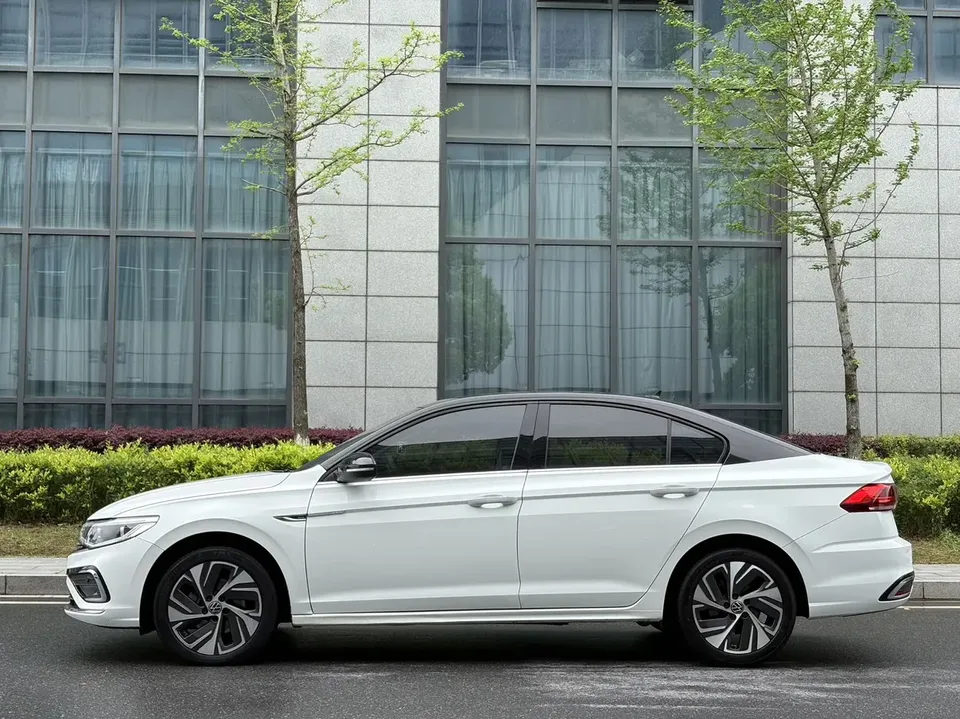 Volkswagen Bora 300TSI DSG Premium Edition 2023 — миниатюра 4